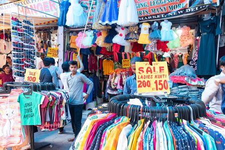 India, New Delhi, 30 Mar 2019 - Crowded clothes market in the centre of New Delhiのeditorial素材