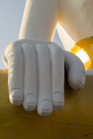 Wat Phra That Doi Kham Located on a hill over the last 1300 years.
It is considered the oldest temple in Chiang Mai.

Wat Phra That Doi Kham Located at the back of the Royal Ratchaphruek Park.
Away from the city about 10 kilometers.の写真素材