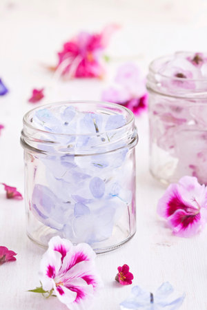 Pretty edible ice cubes in mason jars