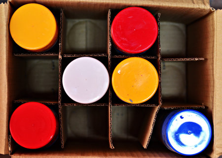 Spray paint 