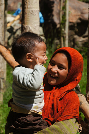 Small unidentified muslim children in in Kargil,Northern India.のeditorial素材
