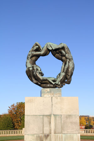OSLO - NORWAY - NOVEMBER 13: Bronze fountain  in Vigeland's sculpture arrangement also called Vigeland Park on november 13, 2015 in Oslo.のeditorial素材