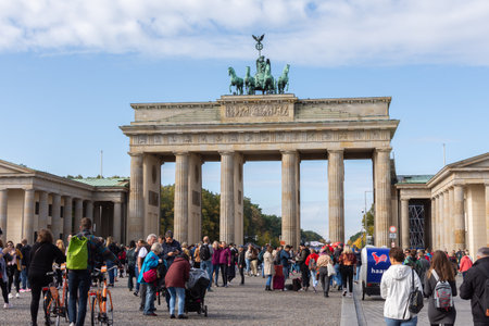 Berlin, Germany- September 28, 2019: The Brandenburg Gate , Brandenburger Tor and a square Pariser Platz in the centre of Berlinのeditorial素材