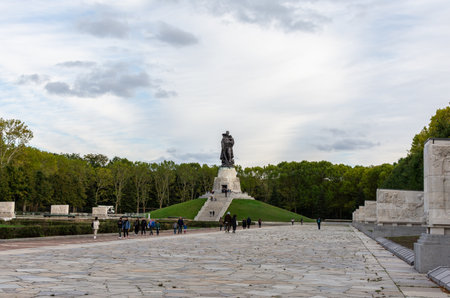 Berlin, Germany- October 6, 2019: the Soviet War Memorial in the Treptower Parkのeditorial素材