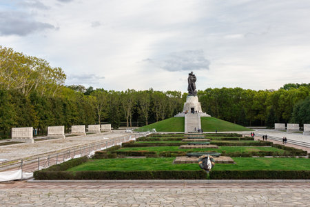 Berlin, Germany- October 6, 2019: the Soviet War Memorial in the Treptower Parkのeditorial素材
