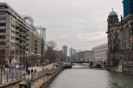 Berlin, Germany - December 27, 2021: View of the Berliner Dom and river Spree from the Friedrichs Bridgeのeditorial素材