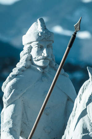 BRAN, ROMANIA - JANUARY 17 , 2015. The statue of Vlad Tepes - Dracula. Vila Branのeditorial素材