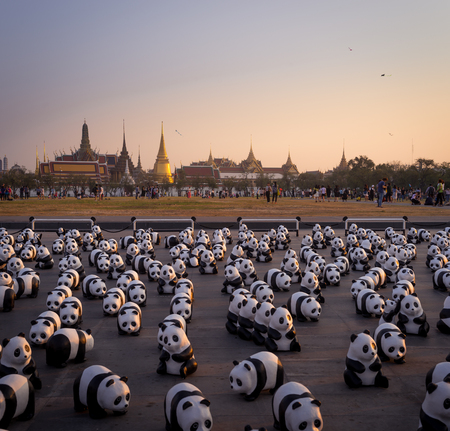 SANAM LUANG BANGKOK THAILAND- MAR 4:A cute flash mob of 1,600 papier-mch pandas has occupied Sanam Luang this afternoon, brightening up the historic ground beside Wat Phra Kaew.のeditorial素材