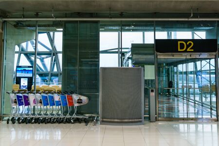 SAMUT PRAKAN, THAILAND - JANUARY 18, 2019: D2 gate for arrival passengers at Suvarnabhumi Airportのeditorial素材