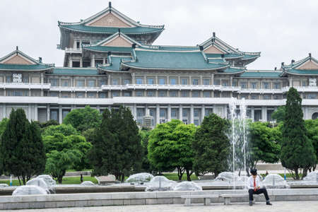Fountain in front of the Grand People's Study House, Pyongyang, North Koreaのeditorial素材
