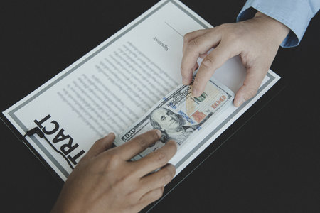 Opposition to wrongdoing and social injustice, Businessmen give bribes to employees to sign approvals through illegal projects, Fraud and corruption Or something illegal.の写真素材