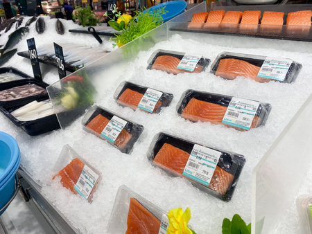 Chiangmai, THAILAND August 25, 2021 : Street food vendors in Thailand selling clothing-accessories-Cheap equipment-including food, People come to visit and buy cheap and quality food or things.のeditorial素材