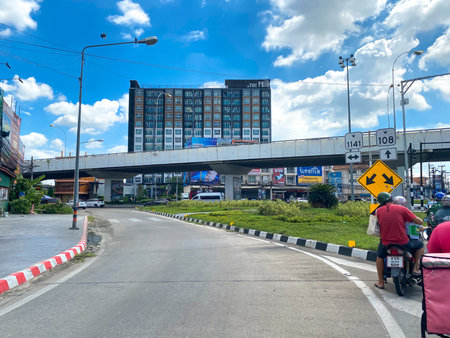 Chiangmai, Thailand - September 8, 2021 ,Public road traffic, Traffic on the highways or super highways in the capital, Cars, Pickup trucks, Vans, Motorbikes, Tour buses, Trucks, Taxis, Bicycles.のeditorial素材