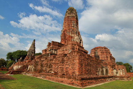 Wat Phra Ram, Buddha statue, historical park in Ayutthaya, Thailandのeditorial素材