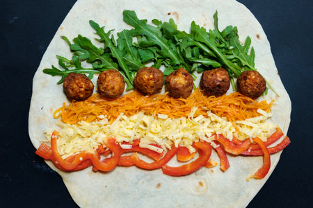 falafel plate on top to garnish, carrot, cabbage, onion, cucumbers, tomatoes, still life, dishの写真素材
