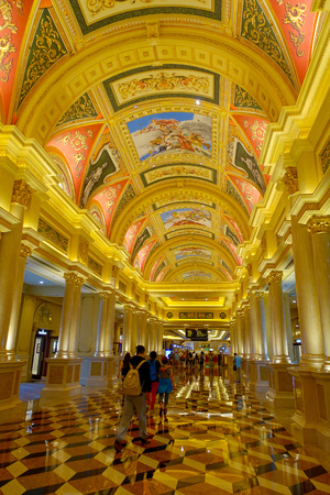 MACAU, CHINA- MAY 11, 2017: Inside of a beautiful luxury hotel the Venetian Resort Hotel and Casinoのeditorial素材