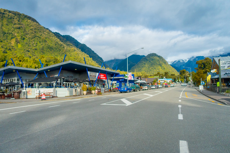 SOUTH ISLAND, NEW ZEALAND- MAY 23, 2017: Town near glacier in the South Island is a general store that located on the main road in Fox Glacier, located in New Zealandのeditorial素材