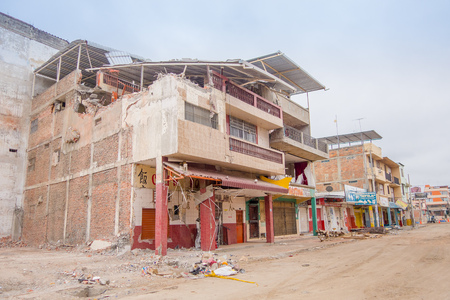 MANTA, ECUADOR- MAY 11, 2017: Big buildings destroyed by The April 16Th, 2016 during the Earthquake Measuring 7.8 on the Richter Scale, South America, Manta Ecuadorのeditorial素材