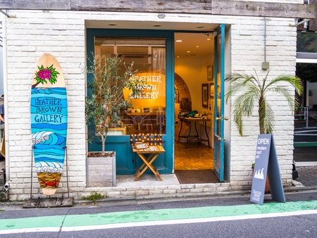 TOKYO, JAPAN JUNE 28 - 2017: Surf store at Komachi-dori Street, in Kamakura in Tokyo Japanのeditorial素材