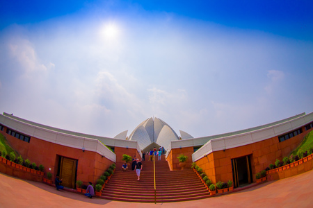 Delhi, India - September 27, 2017: Unidentified people walking at outdoors downstairs and upstairs to visit the Lotus Temple, located in New Delhi, India, is a Bahai House of Worshipのeditorial素材