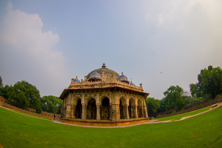 DELHI, INDIA - SEPTEMBER 19, 2017: Close up of a beautiful tomb of Isa Khan Niazi in humayum tomb complex, New Delhi, India, fish eye effectのeditorial素材