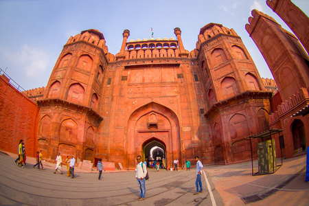 DELHI, INDIA - SEPTEMBER 25 2017: Beautiful view and unidentified people at the enter of the detail Red Fort in Delhi, Indiaのeditorial素材