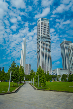 SINGAPORE, SINGAPORE - FEBRUARY 01, 2018: Outdoor view of white tower structure with other beautiful buildings located in a park in Singaporeのeditorial素材
