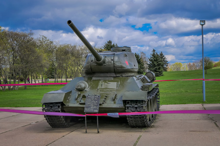 MINSK, BELARUS - MAY 01, 2018: Outdoor view of Soviet heavy tank is-2 of the great Patriotic war, an exhibit of the memorial complex mound of glory located in Minskのeditorial素材