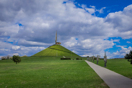MINSK, BELARUS - MAY 01, 2018: Gorgeous outdoor view of the architectural and sculptural complex with the stela Minsk-Hero City and the Museum of the Great Patriotic War in Minskのeditorial素材
