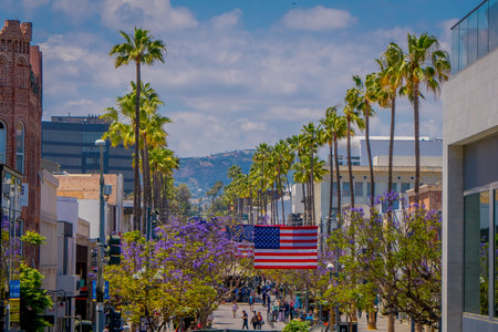 Los Angeles, California, USA, JUNE, 15, 2018: Above view of tourists and locals alike shop along the 3rd Street Promenade in Santa Monicaのeditorial素材