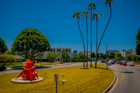 Los Angeles, California, USA, AUGUST, 20, 2018: Outdoor view of cars in Beverly Hills at Civic Center on Rexford Drのeditorial素材
