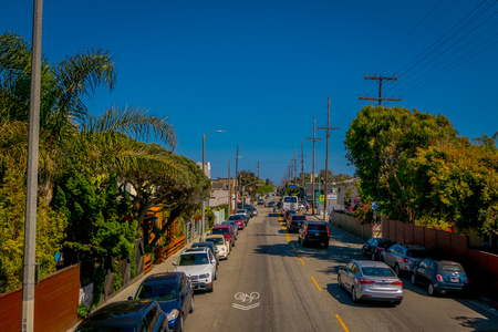 Los Angeles, California, USA, AUGUST, 20, 2018: Above view of cars parked at one side of the road in the streets in Santa monica in a gorgeous sunny dayのeditorial素材