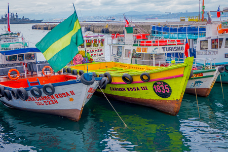 VALPARAISO, CHILE - SEPTEMBER, 15, 2018: Outdoor view of many boats and cranes docked in a harbor of Valparaisoのeditorial素材