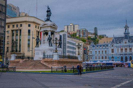 VALPARAISO, CHILE - SEPTEMBER, 15, 2018: Monument To The Heroes Of The Naval Combat Of Iquique In 1879 and the Chilean war hero Arturo Prat, On Plaza Sotomayor. Valparaisoのeditorial素材