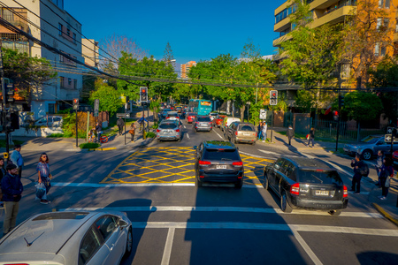 SANTIAGO DE CHILE, CHILE - OCTOBER 16, 2018: Intense traffic on the streets of the city in Santiago de Chileのeditorial素材