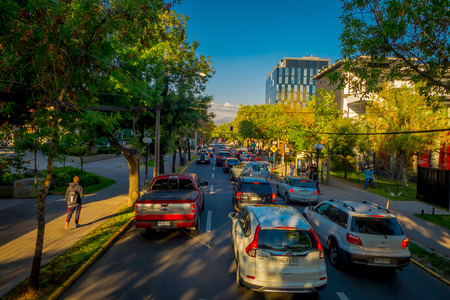SANTIAGO DE CHILE, CHILE - OCTOBER 16, 2018: Intense traffic on the streets of the city in Santiago de Chileのeditorial素材