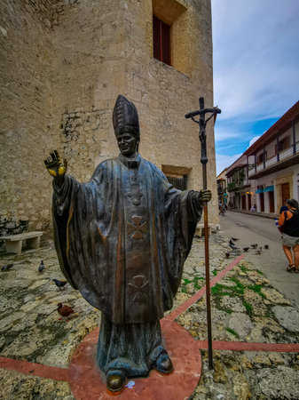 CARTAGENA, COLOMBIA - NOVEMBER 12, 2019: Streets of the colorful historic city centre, which itself is a tourist attraction of Cartagena, Colombiaのeditorial素材