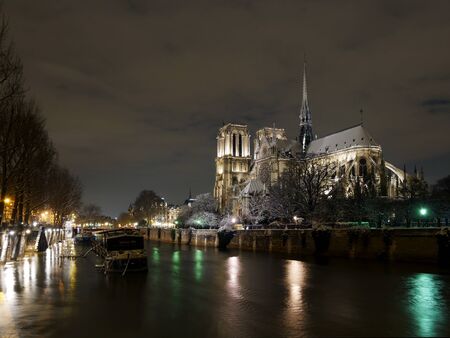 Paris, Notre-Dame, Seine in flood, snowy winterのeditorial素材