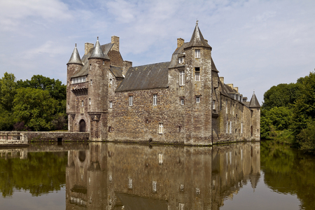 Chateau de Trecesson surrounded by a moat is a superb specimen of feudal architecture.のeditorial素材