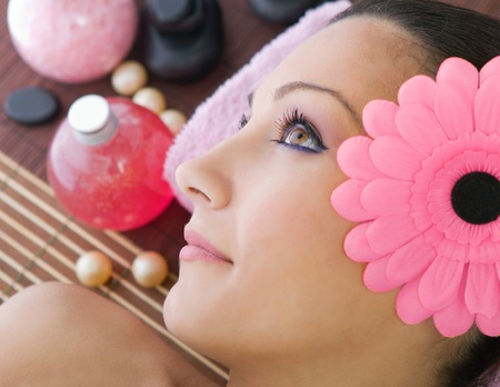  beautiful woman in spa salon,eyes openの写真素材