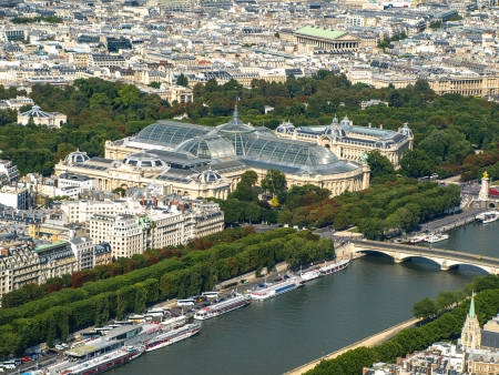 Grand Palais at Seine river  Paris, France のeditorial素材