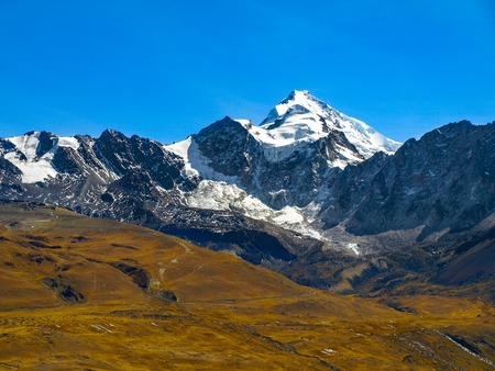 View of Huayna Potosi mountain in Cordillera Real near La Paz, Boliviaの写真素材