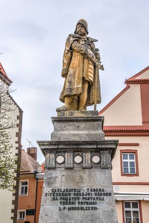 TABOR, CZECH REPUBLIC - APRIL 10, 2019: Jan Zizka of Trocnov and Chalice statue. Hussite military leader and Czech national hero. Tabor Main square, Czech Republic.のeditorial素材