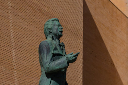 ALMERIA, SPAIN - 28 MARCH 2023 Monument erected in memory of Alfredo Kraus, Spanish singer, tenor, located in Plaza Alfredo Kraus, Almeria, Spainのeditorial素材