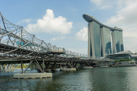View of Helix Bridge with Marina Bay Sandsのeditorial素材