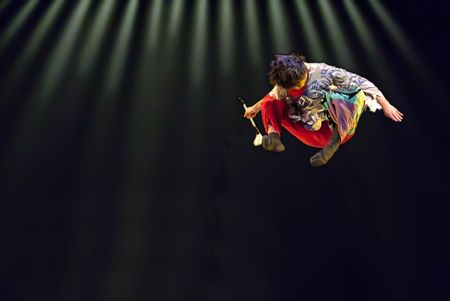 CHENGDU - DEC 12: Beijing Dance Academy perform solo dance のeditorial素材