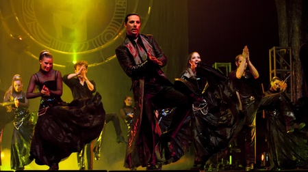 CHENGDU - OCT 25: The famous Hungarian modern dance drama "Evening Banquet" performed by Hungarian Experidance Troupe at JINCHENG theater OCT 25, 2008 in Chengdu, China.のeditorial素材