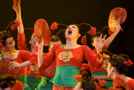 CHENGDU - DEC 10: Group dance "Hot girls" performed by Sichuan Song And Dance Troupe at Golden theater in the 7th national dance competition of china on Dec 10,2007 in Chengdu, China.のeditorial素材