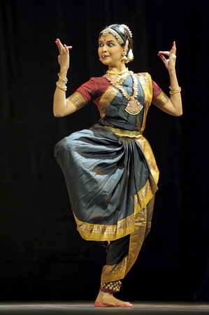 CHENGDU - OCT 24: Indian folk dance "Shankara Sri Giri" performed by Kalakshetra dance institute of India at JINCHENG theater during the festival of India in china.OCT 24,2010 in Chengdu, China.のeditorial素材