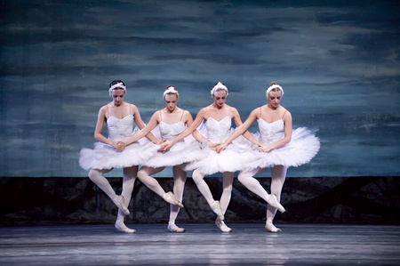 CHENGDU - DEC 24: Swan Lake ballet performed by Russian royal ballet at Jinsha theater December 24, 2008 in Chengdu, China.のeditorial素材